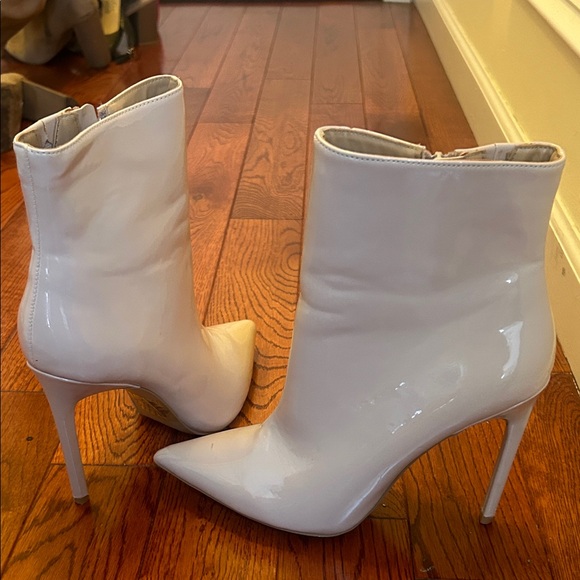 Express Glossy White Heeled Boots - Picture 1 of 2